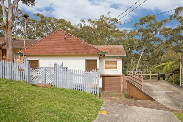 Renovate or Detonate - Now Vacant & Must Be Sold! Picture 1