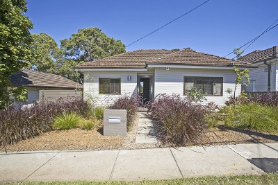 880m2 block with Scenic Bush & Valley Views Picture