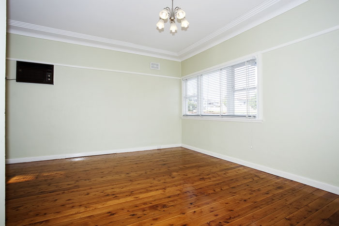 Perfect First Home - Walk to Roselands Picture 3