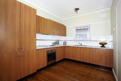 Perfect First Home - Walk to Roselands Picture