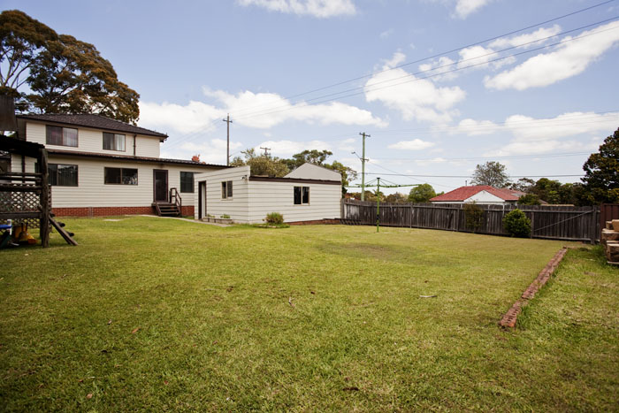 1000m2 Corner Block - 20m Frontage - Potential Development SIte Picture 2