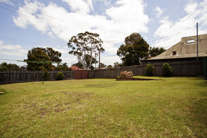 1000m2 Corner Block - 20m Frontage - Potential Development SIte Picture 1