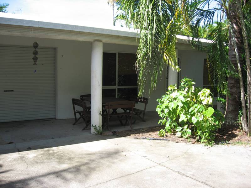 Furnished unit close to Beach Picture 1