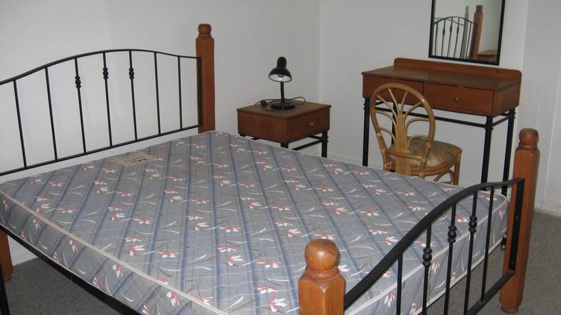 Close to town Picture 3