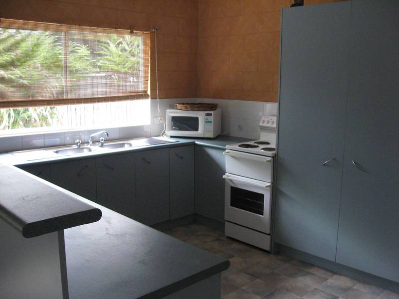 5 Minute Walk to Beach Picture 2