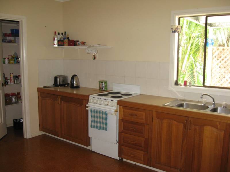 Located in beautiful Wonga Beach Picture 3