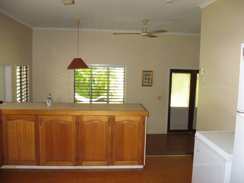 Located in beautiful Wonga Beach Picture 2