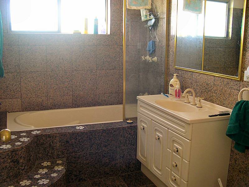 A Delighful Family Home Picture 3