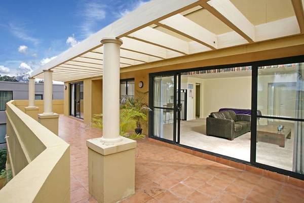 Penthouse close to transport Picture Penthouse close to transport Picture