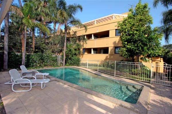 Penthouse close to transport Picture Penthouse close to transport Picture