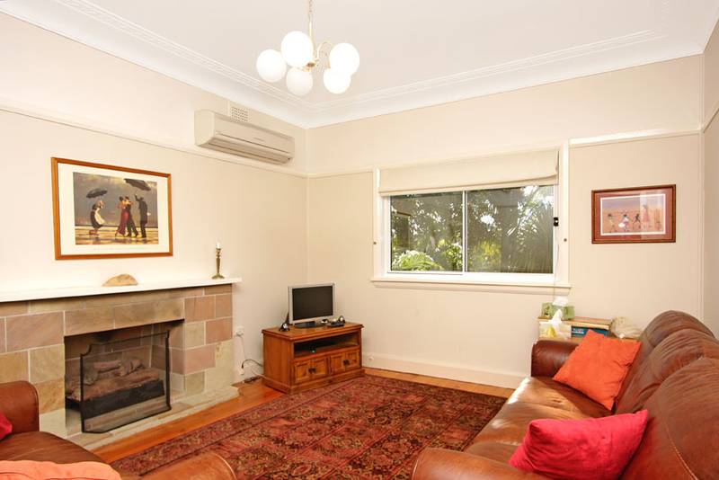 Easy Living Picture 3