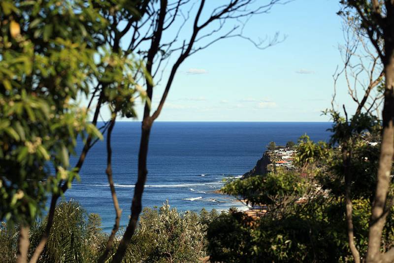 PANORAMIC POTENTIAL- YES IT IS SMALL BUT ITS NOT ON A MAIN ROAD AND VIEWS ARE SENSATIONAL Picture 2