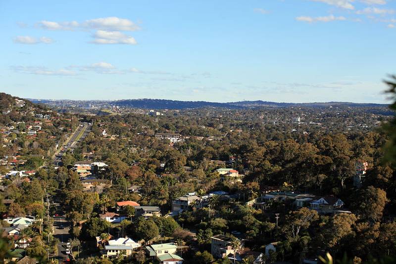 PANORAMIC POTENTIAL- YES IT IS SMALL BUT ITS NOT ON A MAIN ROAD AND VIEWS ARE SENSATIONAL Picture 3