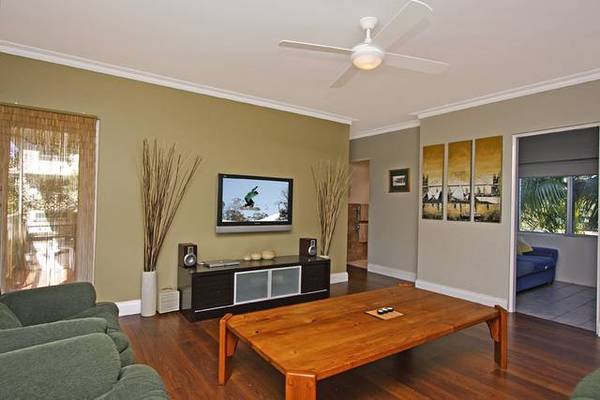 ***LEASED*** Fantastic Summer Location! Picture 1