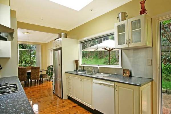 Private, modern immaculate cottage Picture 2