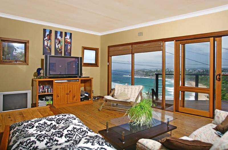 ***LEASED***Spectacular Views of Bungan Beach! Picture