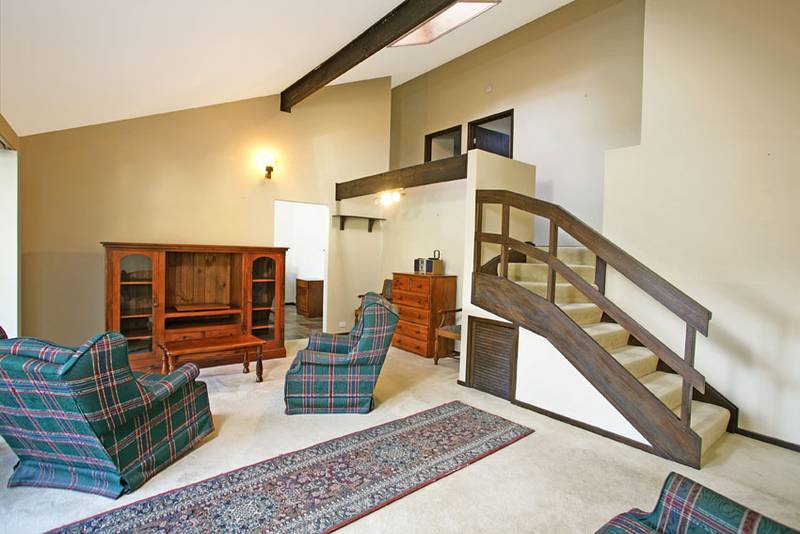 Family Home Great Position Picture 3