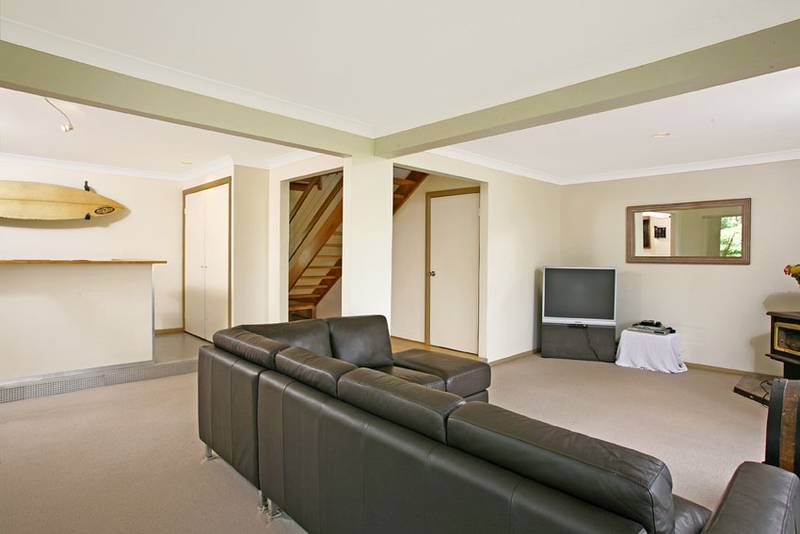 **** LEASED **** Spacious Family Entertainer Picture **** LEASED **** Spacious Family Entertainer Picture