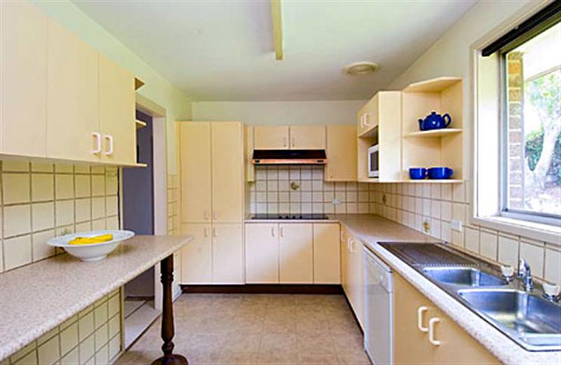 *** LEASED*** Crowd Pleaser with Views Picture 2