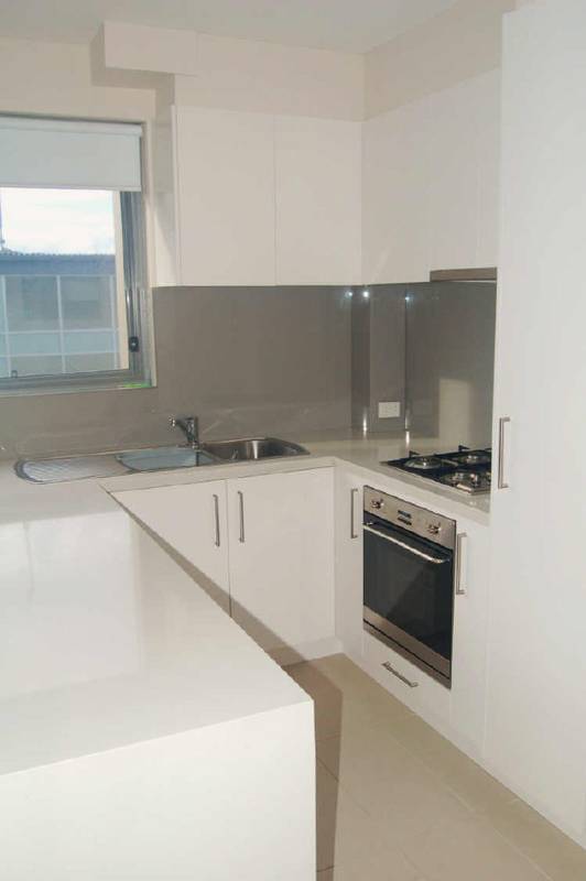 Executive Apartment- almost brand new! Picture 2