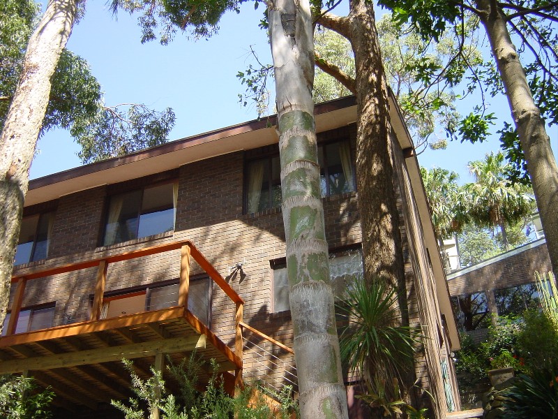 Entertainer With Views Picture 1