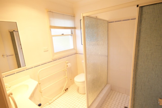 Large Family Home Picture 3