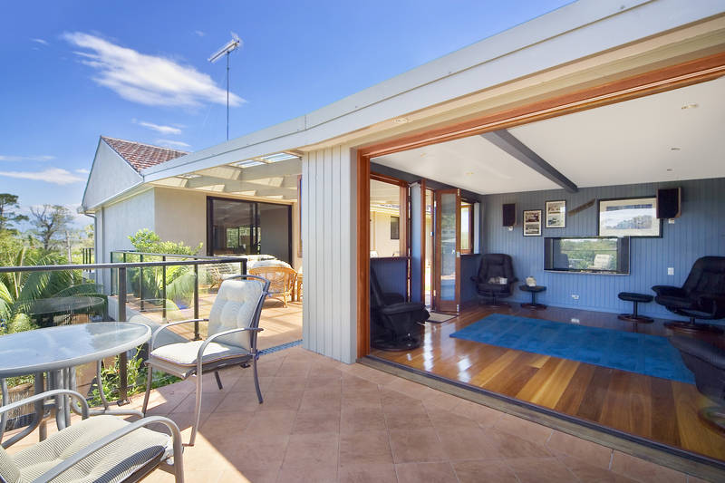 PRICE REDUCTION! - THE PERFECT FAMILY ENTERTAINER HAS ARRIVED Picture 3