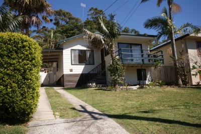 Sunny Home & Pool Picture