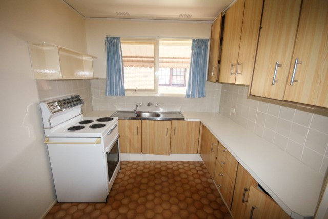 ***LEASED***Convenient & Affordable Picture 2