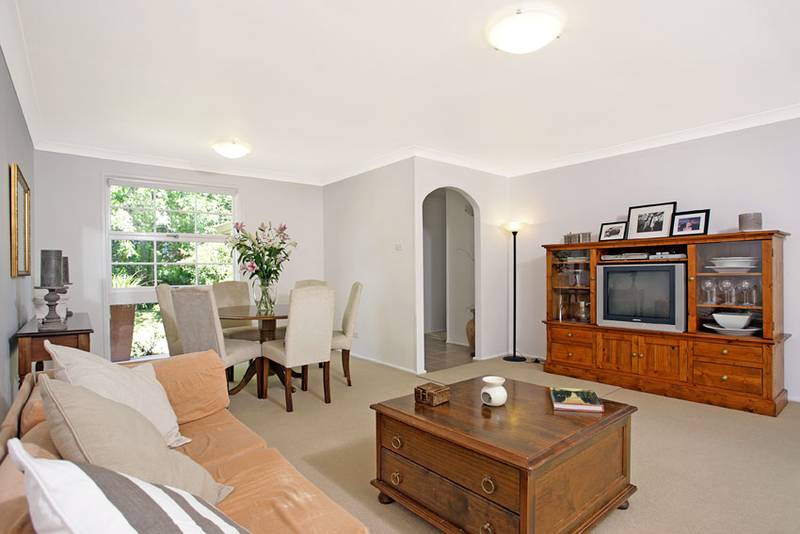 Stylish Single Level Living Picture 2