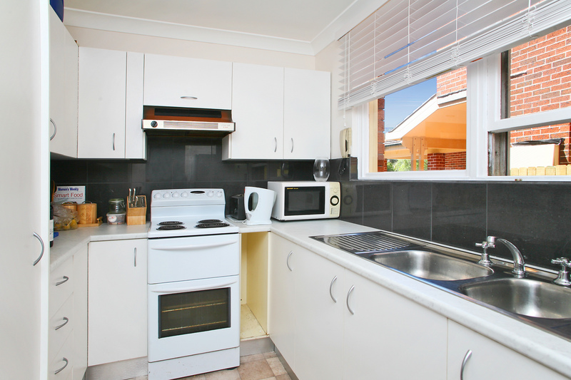 ATTENTION 1ST HOME BUYERS & INVESTORS - PRICE REDUCTION Picture 3