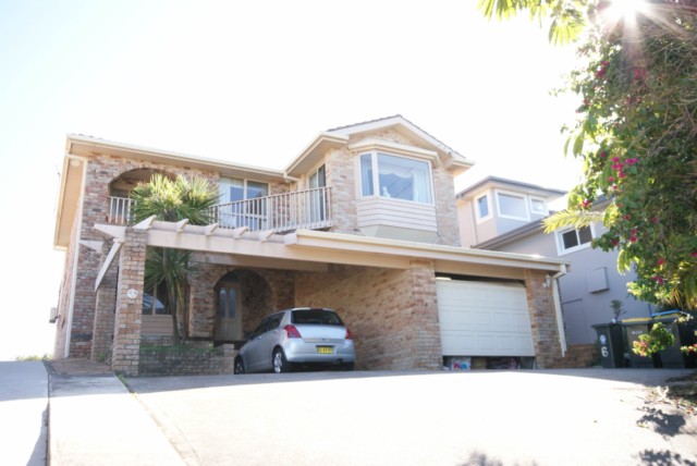 ***DEPOEIT TAKEN*** Bungan Beachside Picture 2