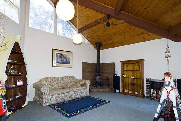 Home Amongst The Gums And Eucalypts Picture 2