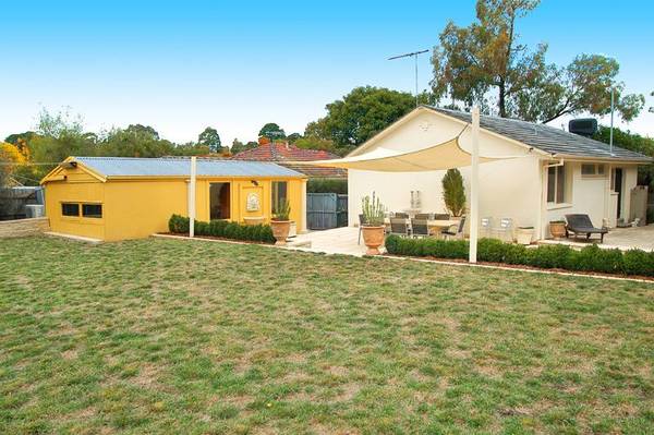 DRESSED TO IMPRESS! Picture 1