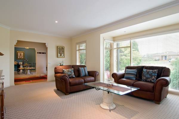 Rich Lifestyle Tapestry on Level Acre Picture 3