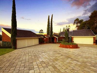 24-Carat Golden Mile Address Picture 24-Carat Golden Mile Address Picture