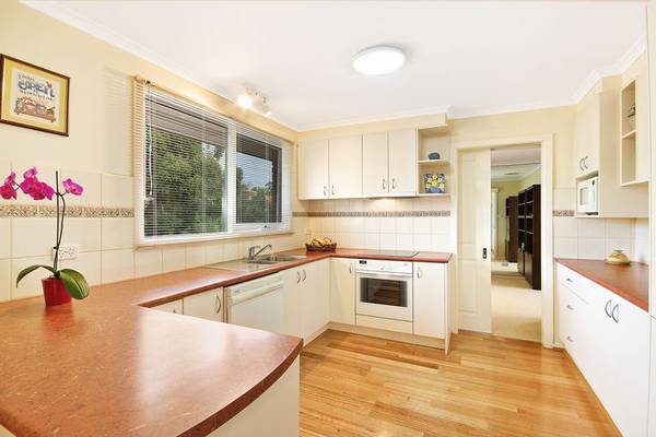 Stylish Family Classic in Prized Location Picture 2