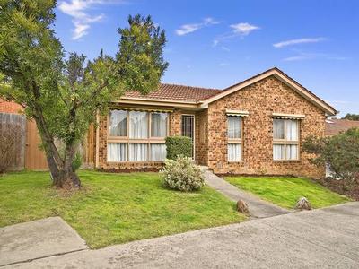 Perfectly Located and Ready to Enjoy! Picture