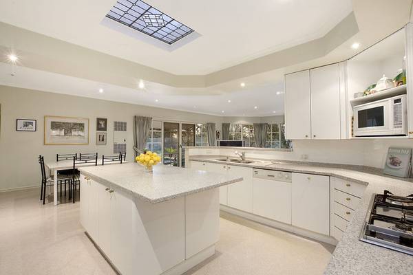 Distinguished Dress-Circle Acre Picture