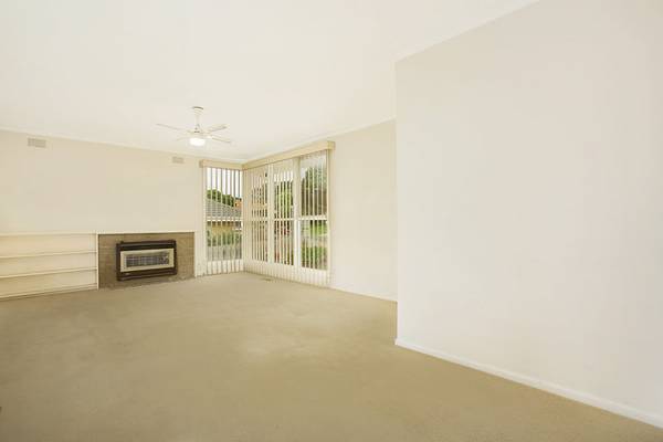 Vendor Says Sell! Picture Vendor Says Sell! Picture