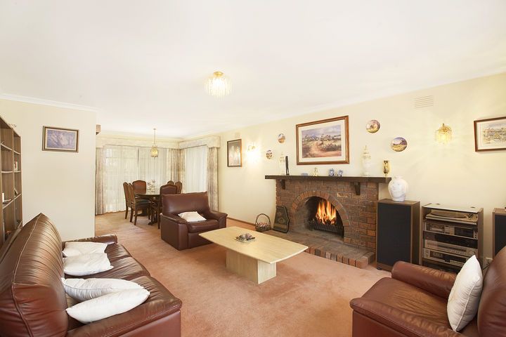 Resort-Style Living and Mountain Views Picture 2