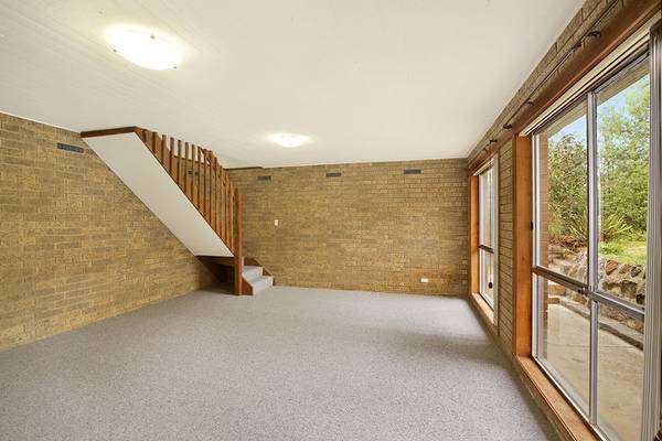 Space, Comfort & Bright In a Premium Location! Picture 3