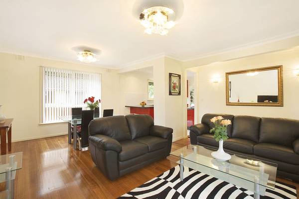 Renovated, Fresh Style & Ready to Enjoy Picture 1