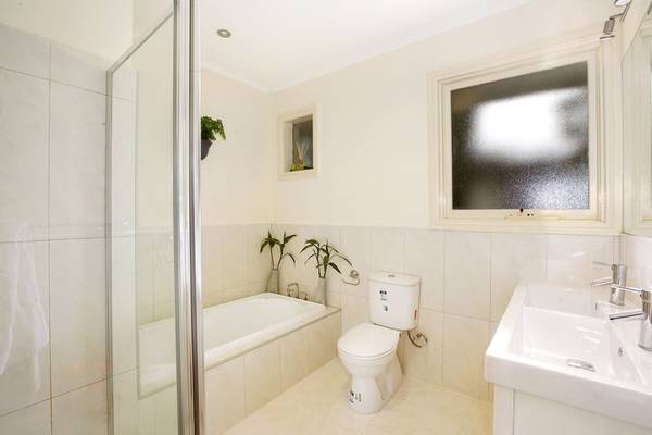 Renovated, Fresh Style & Ready to Enjoy Picture 3