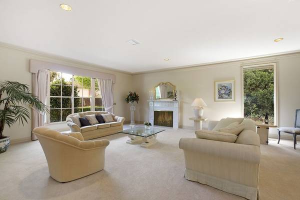 Luxury and Leisure on Private Acre Picture 3