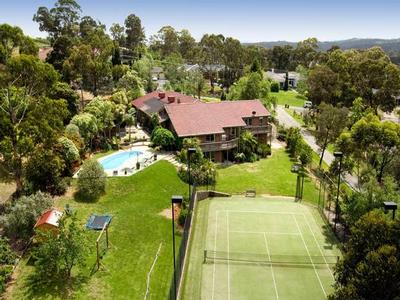 Entertaining Indulgences with Privacy & Prestige Picture