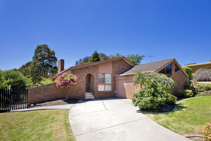 Enjoy An Immaculate Lifestyle on 869sqm! Picture 1