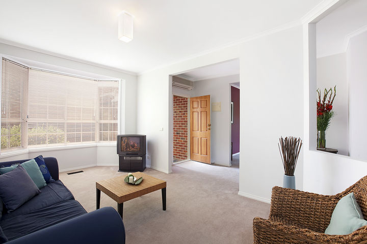 In the Right Location! Picture 2