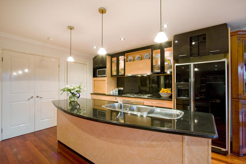 Ruffey Lake Location with Designer Living! Picture 3