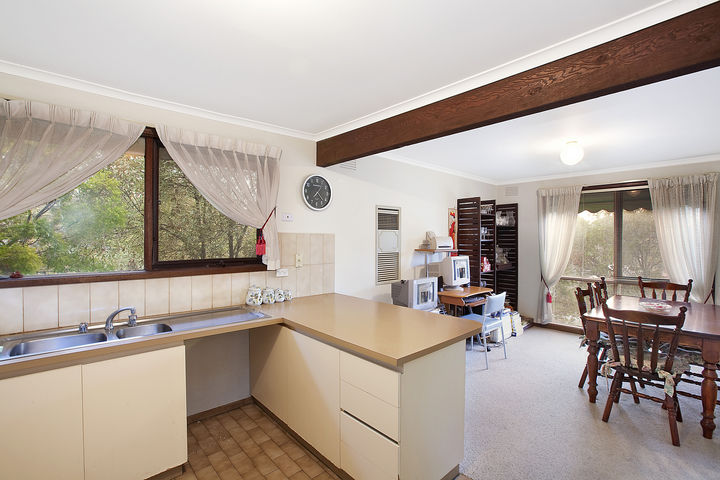 Stroll to Templestowe Village Picture 2